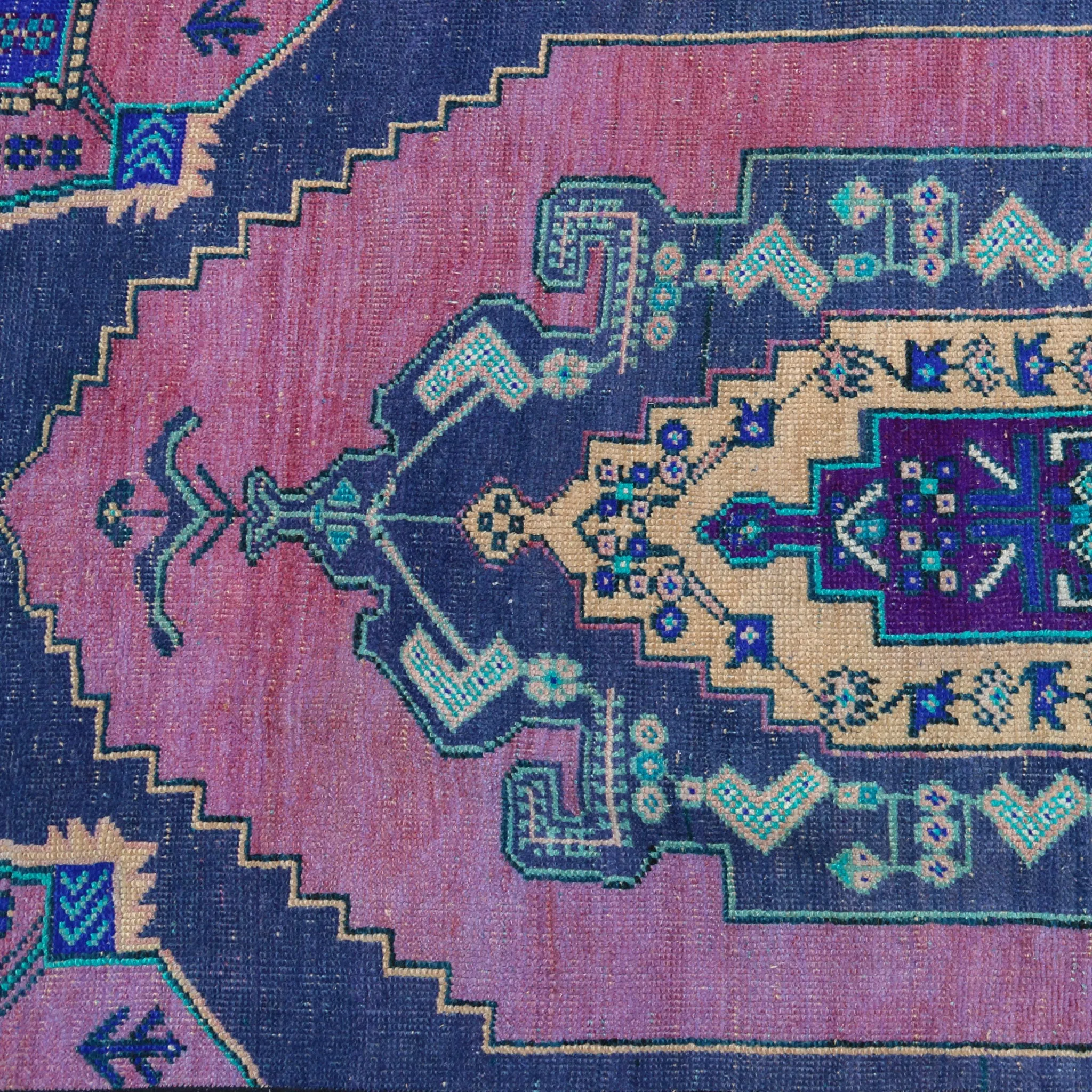 56882 Handwoven Vintage Rug 2'9x10