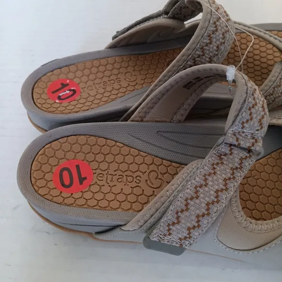 Baretraps Beige Sandals Slip On Loop Closure Lightweight 1.5 in heel US Size 10