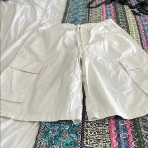 Citizens Of Humanity Cream Women's Bermudas