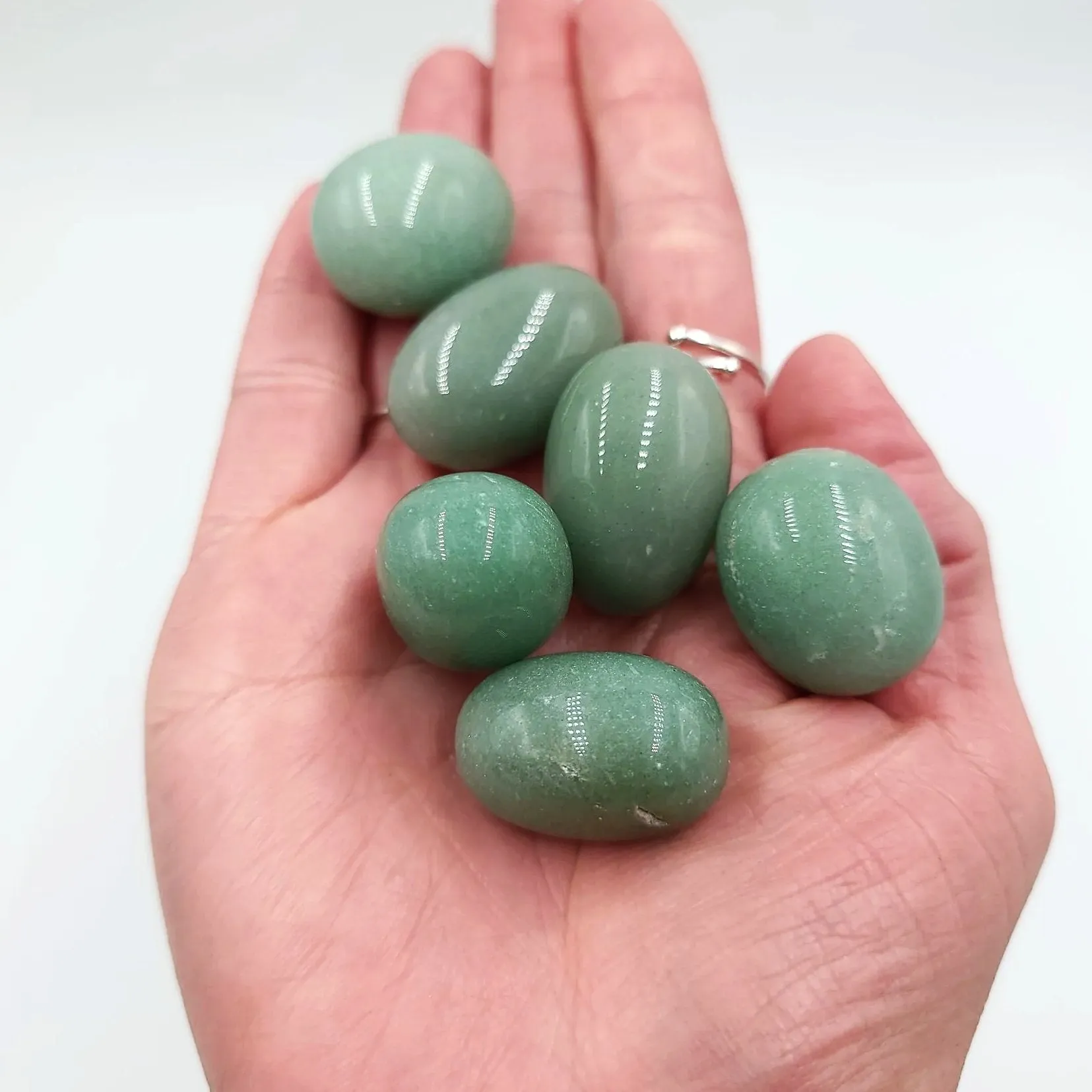 Green Aventurine Tumbled Stone HQ