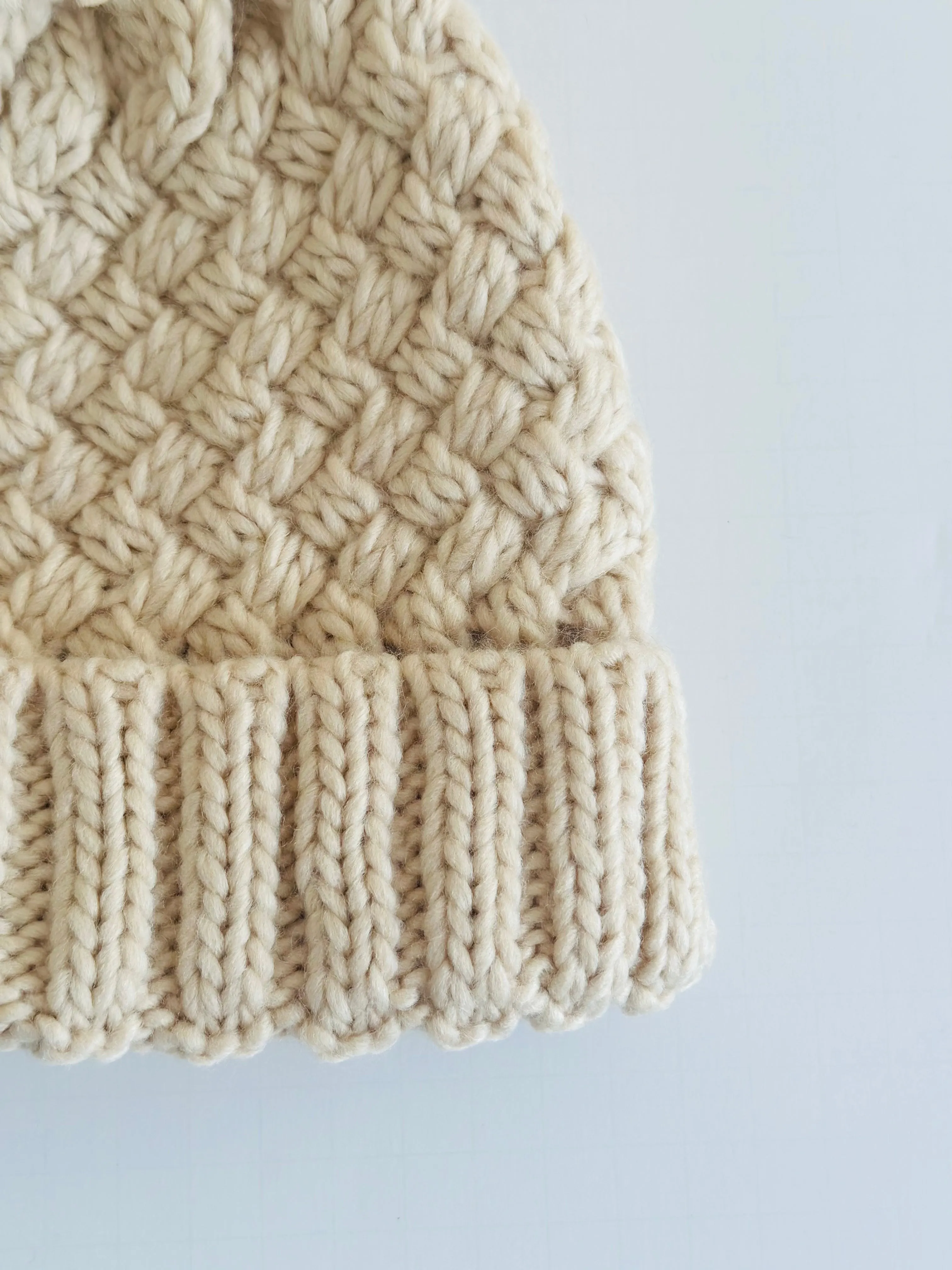 H48 WOVEN BEANIE