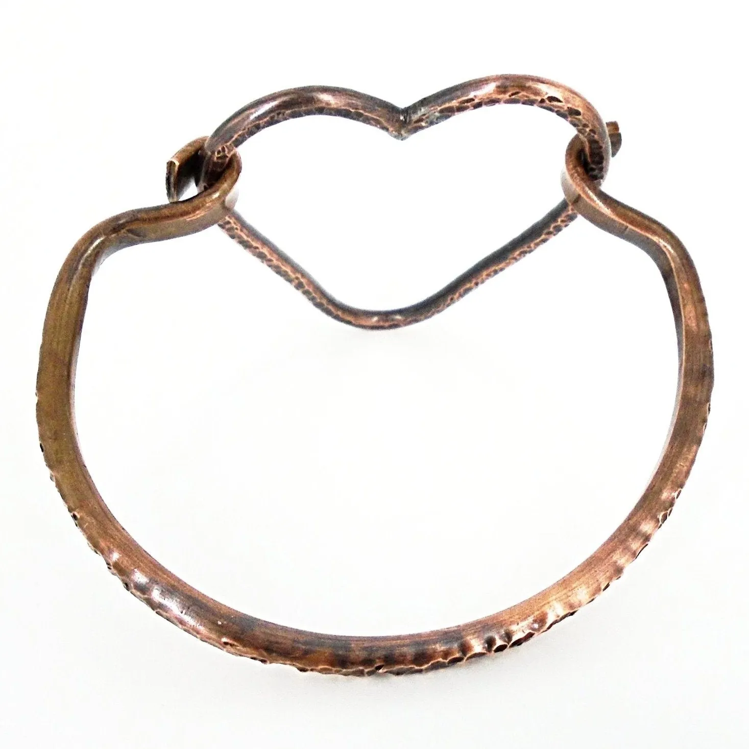 Handmade Hammered Copper Bracelet – Heart Clasp, Varnished & Durable, Unique Rustic Jewelry