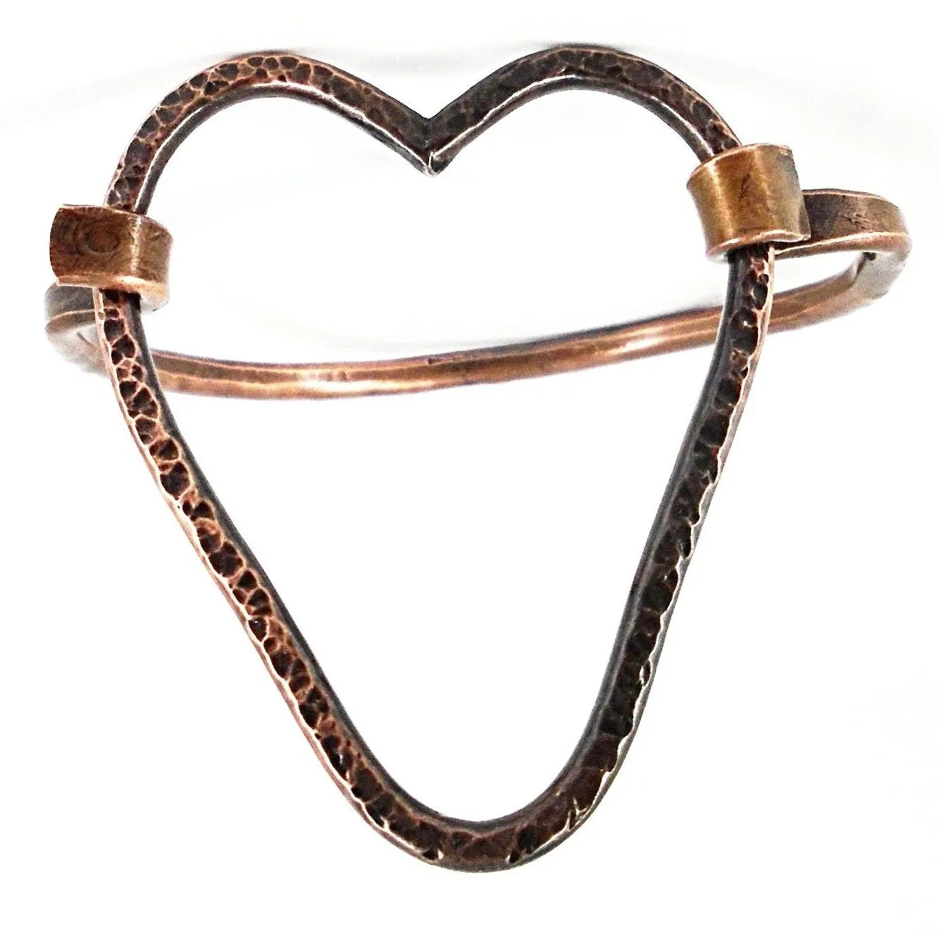 Handmade Hammered Copper Bracelet – Heart Clasp, Varnished & Durable, Unique Rustic Jewelry