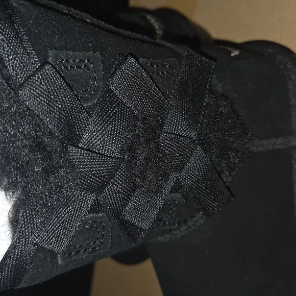 Koolaburra by UGG  T Victoria Short boot size 5