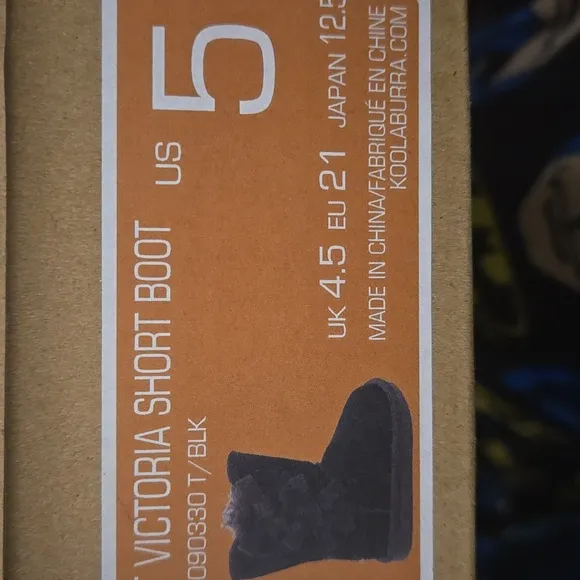 Koolaburra by UGG  T Victoria Short boot size 5