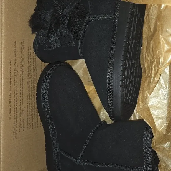 Koolaburra by UGG  T Victoria Short boot size 5