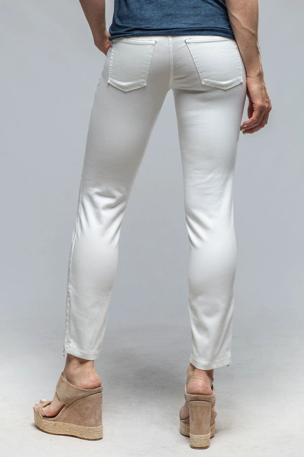 MAC Dream Chic in White