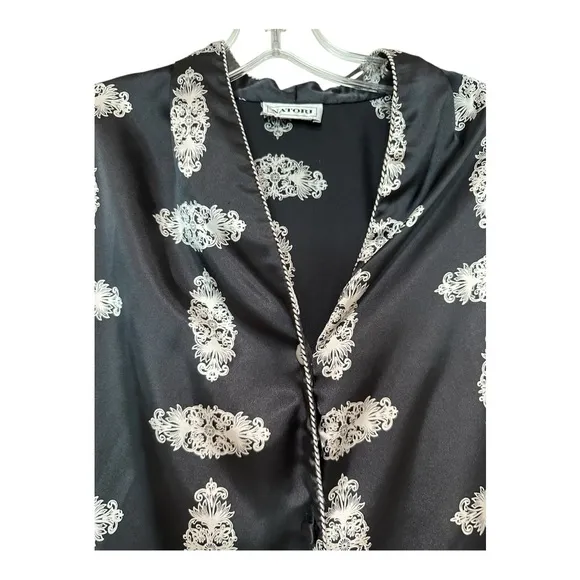 Natori Black and White Patterned nightgown