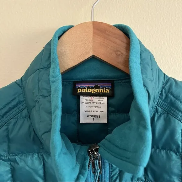 Patagonia duck down Teal and aqua Quilted Vest women’s small