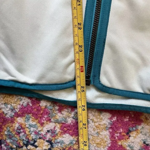 Patagonia duck down Teal and aqua Quilted Vest women’s small