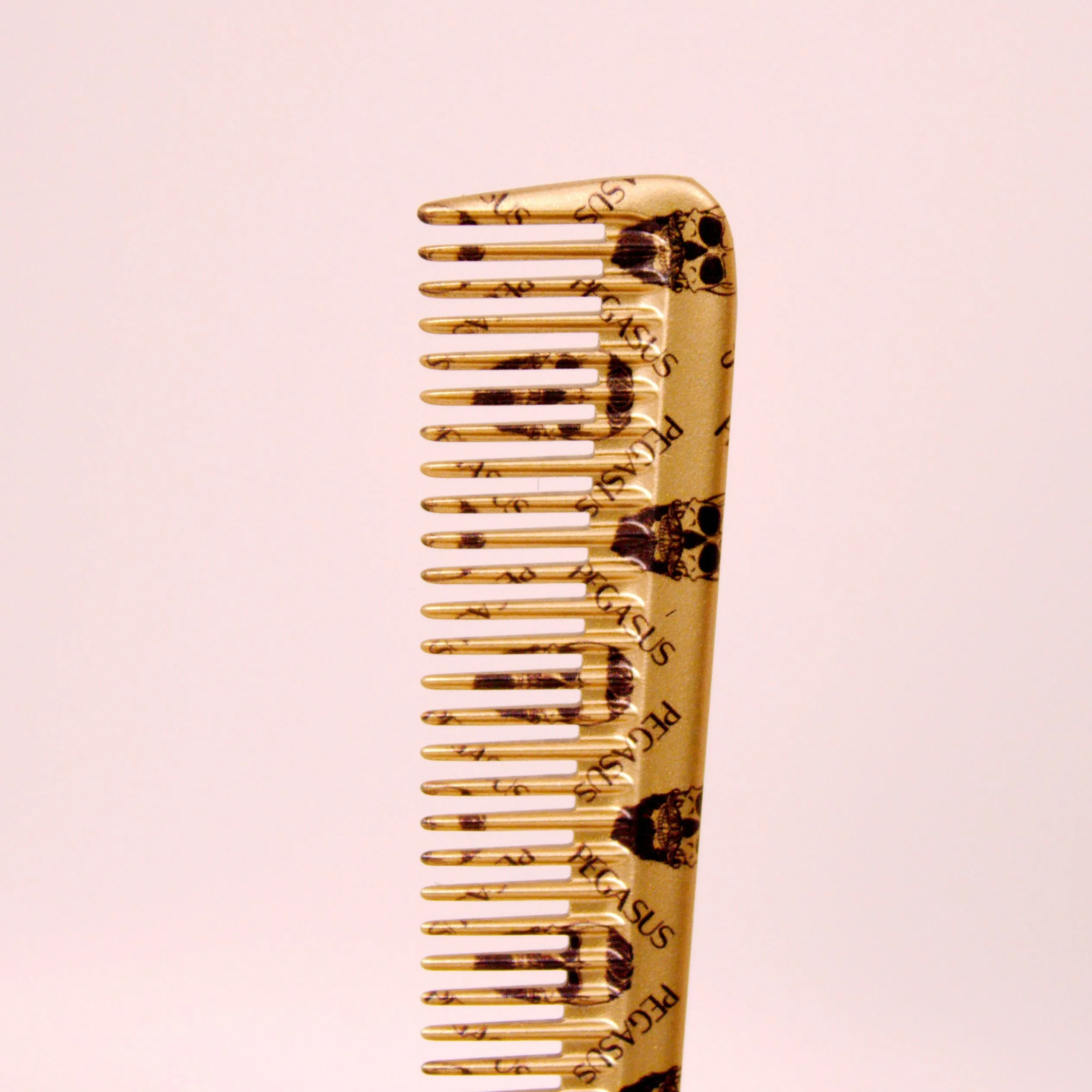Pegasus Skulleto 302, 7in Hard Rubber Barber Comb with Extra Fine Teeth, Seamless, Smooth Edges, Anti Static, Heat and Chemically Resistant, Wet Hair, Everyday Grooming Comb | Peines de goma dura - Gold