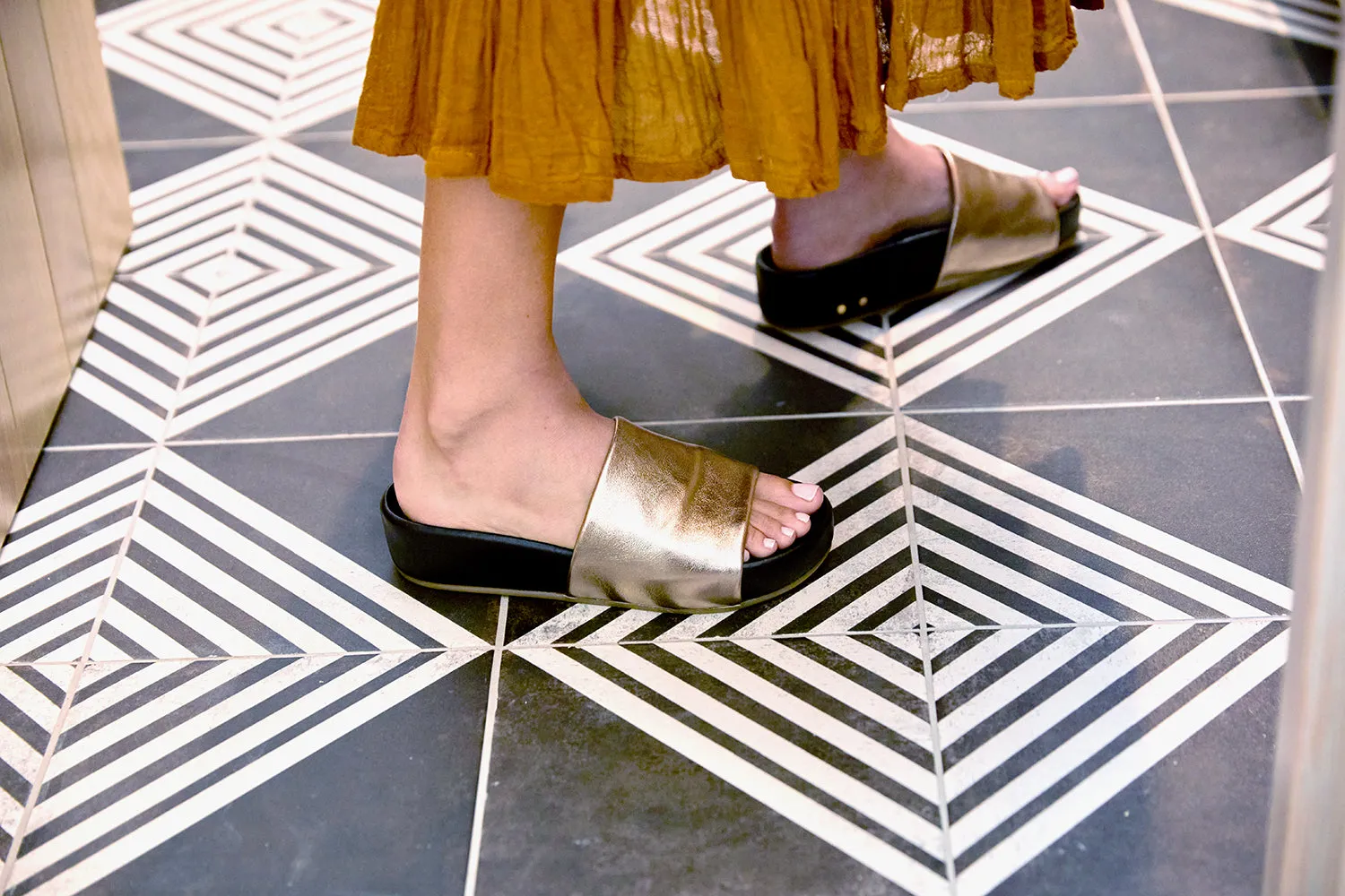 PELICAN - Bronze/Black