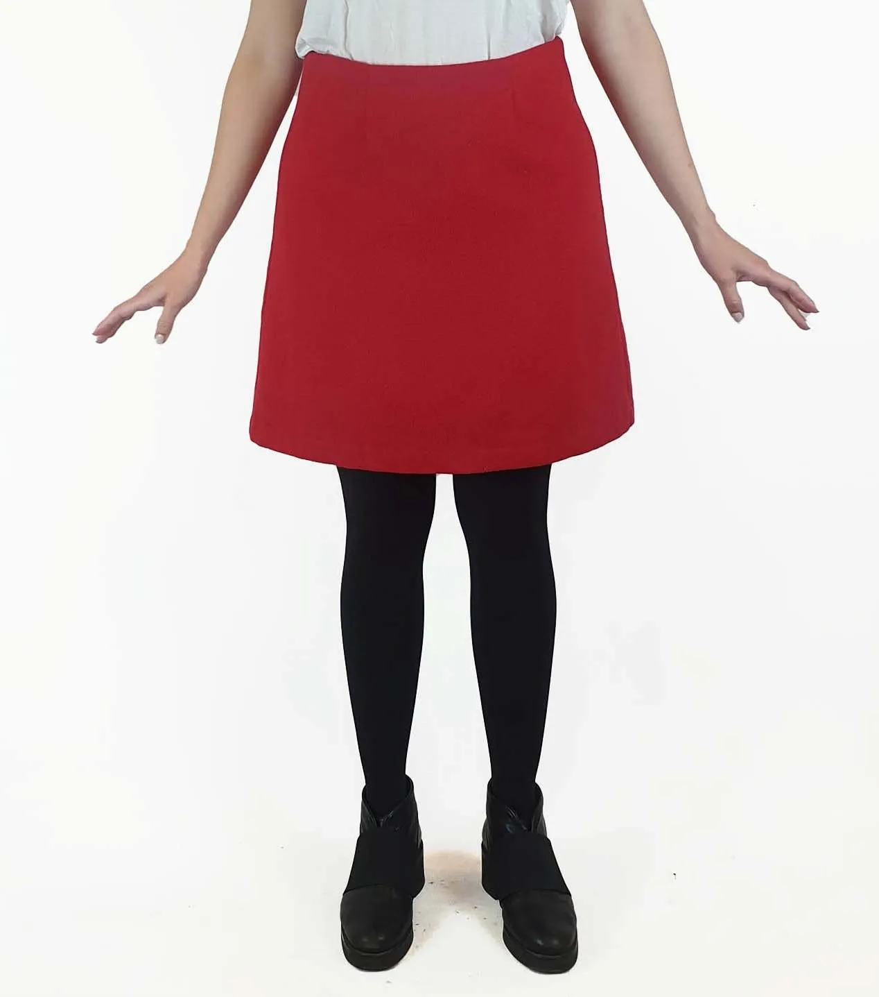 Preap & Coutts red wool/cashmere skirt size 2 (best fits 10)