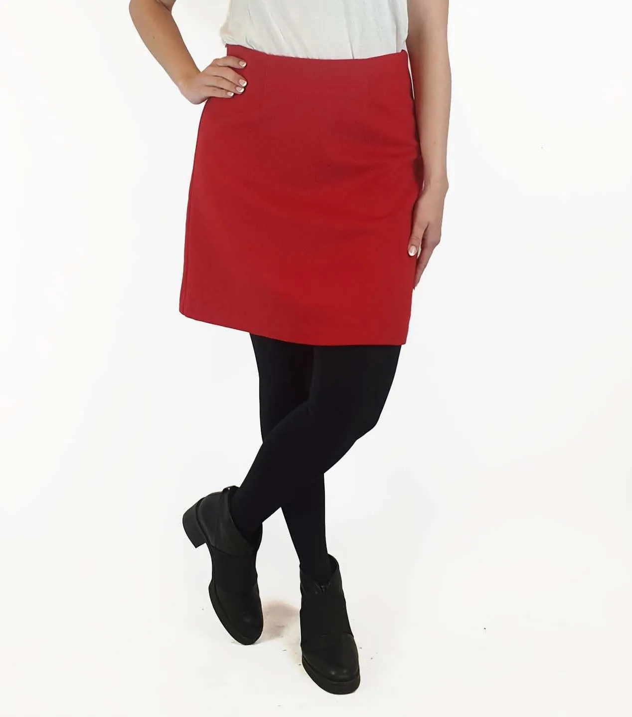 Preap & Coutts red wool/cashmere skirt size 2 (best fits 10)