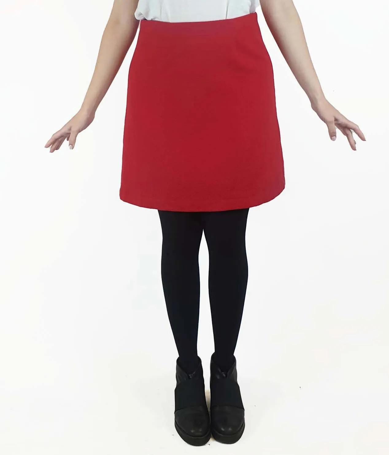 Preap & Coutts red wool/cashmere skirt size 2 (best fits 10)