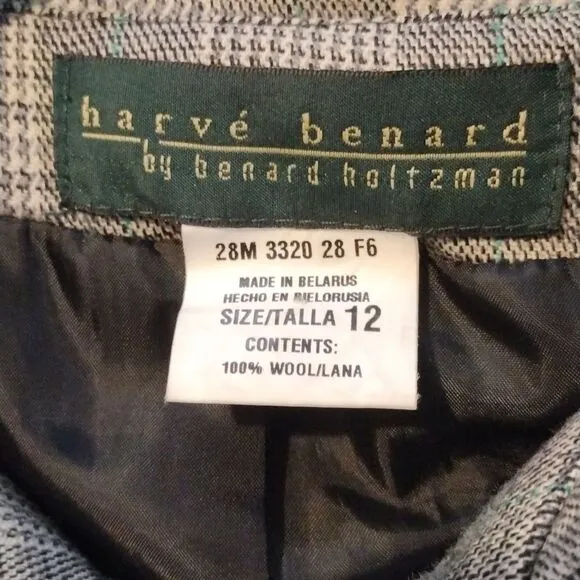 Stylish and Elegant Harve Benard Size 12 Herringbone Plaid Blazer