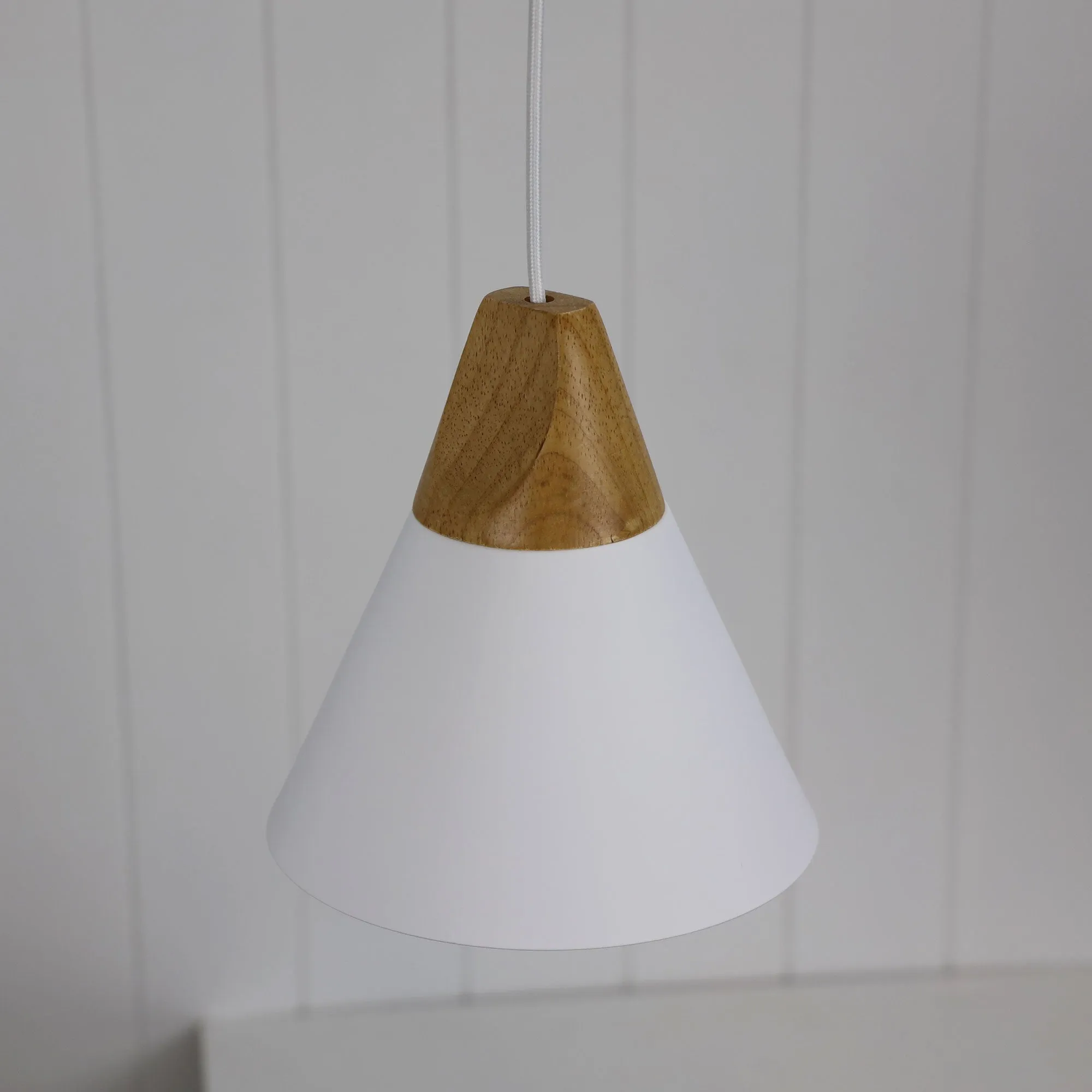 TRIGO.20 WHITE Stylish Conical White Pendant