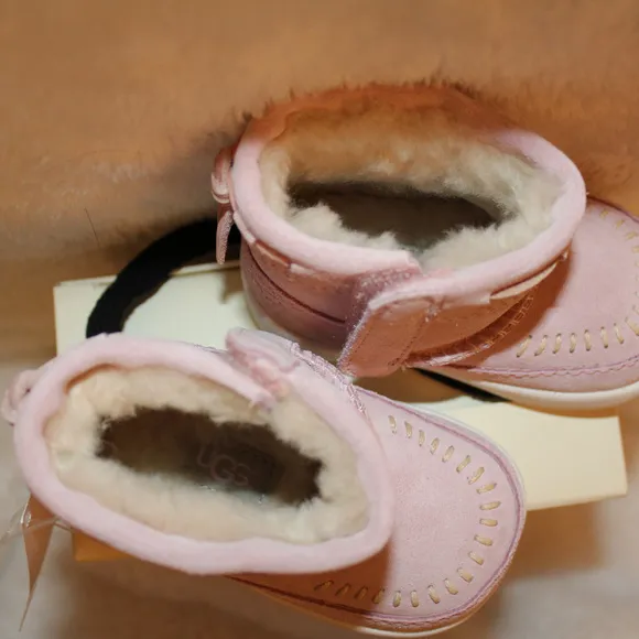 UGG CALI SUEDE INFANT BOOTS NEW PINK‎